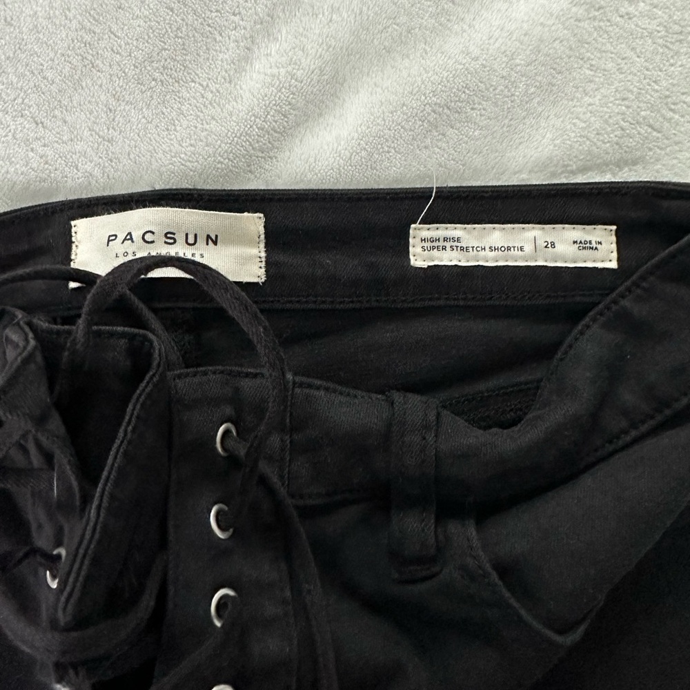 Black Shorts with Tie - Picture 3 of 5